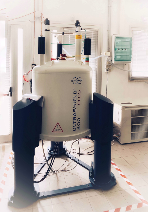 NMR_Bruker_400.jpg